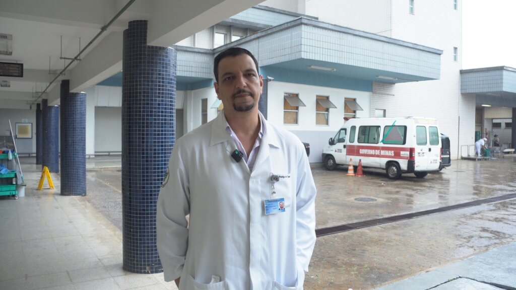  Professor Dr. Rodrigo Marques Tonella, docente do Departamento de Fisioterapia da EEFFTO - UFMG 